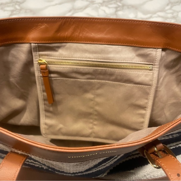 Vineyard Vines Stripe Buckle Strap Tote in Marshmallow - Picture 4 of 11